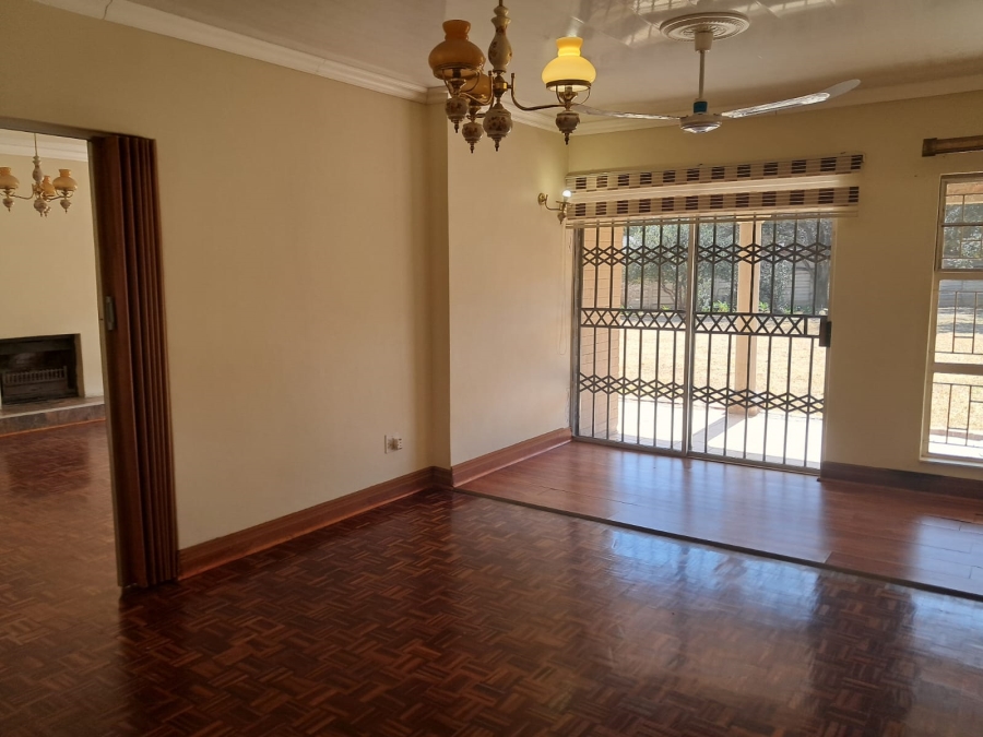 5 Bedroom Property for Sale in Flamingo Park Free State